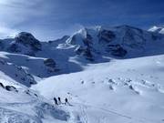 Discesa sul ghiacciaio del Morteratsch con vista sul Piz Palü (3900 m)