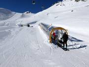 Tapis roulant adiacente al Gletscherrestaurant a 2750 m
