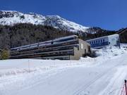 Nira Alpina presso stazione a valle di Surlej