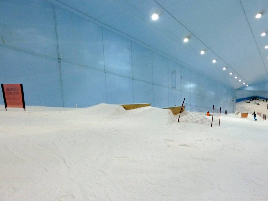 Struttura per lo sci indoor Ski Dubai Mall of the Emirates Sciare Ski Dubai Mall of the