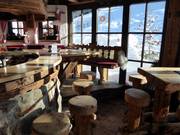 Bar nel Bifei's Hütt'n