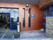 Cestini e servizi igienici ben posizionati