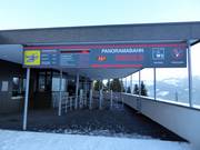 Informazioni all'ingresso della Panoramabahn Geols