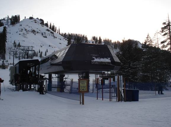 Mt. Disney Express - 4pers.| Seggiovia ad alta velocità (agganc.autom.)