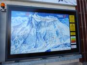 Grande tabellone informativo alla stazione a valle