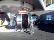 Il personale è presente presso la cabinovia.