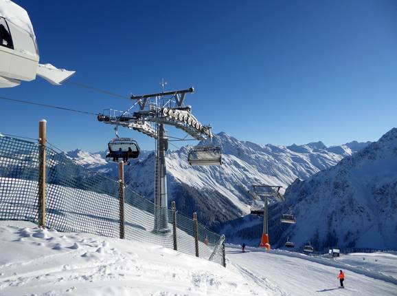 Kristallbahn - 6pers.| Seggiovia ad alta velocità (ad agganc. autom.) con cupola di prot. e riscald. sedile