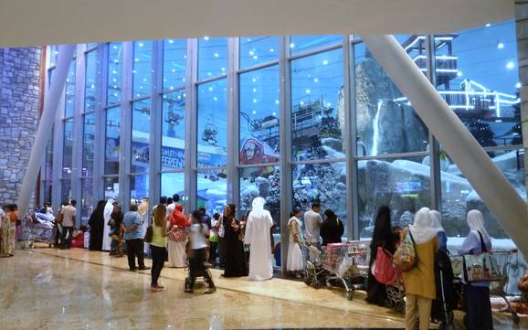 Maggior dislivello negli Emirati Arabi Uniti – struttura per lo sci indoor Ski Dubai - Mall of the Emirates