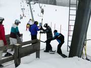 Assistenza per salire sulla sciovia