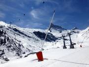 Cannoni da neve nella parte inferiore della discesa Spannagel