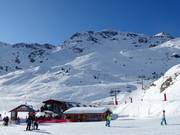 Plan des Mains - 6pers.| Seggiovia ad alta velocità (agganc.autom.)