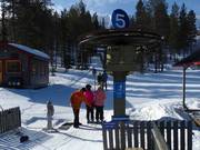 Assistenza per la salita allo skilift a Levi