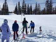 Alla sciovia viene passato il gancio