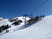 Con la seggiovia a 6 posti si raggiunge la cima del Krvavec a 1853 m