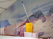 Lancia da neve nella ski hall SNØ vicino a Oslo