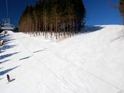 La seggiovia a otto posti al Sürenberg serve due piste.