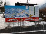 Tabellone informativo alla stazione a valle