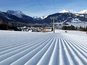 Pista soleggiata appena preparata