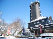 Unico punto di riferimento: il ristorante di montagna sulla Hohen Bracht.