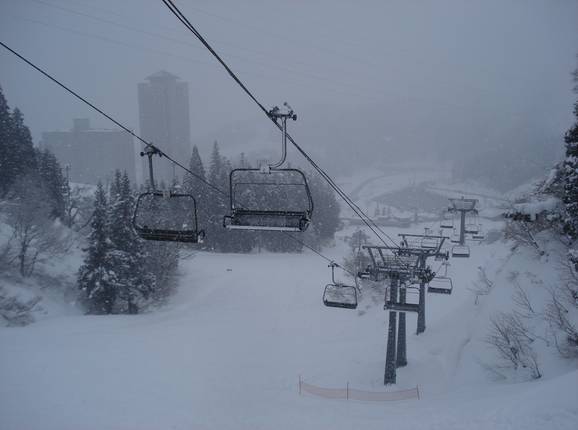 Lift 3 Main - 4pers.| Seggiovia ad alta velocità (agganc.autom.)