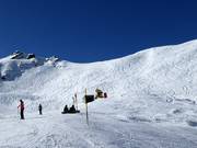 Tracce nella neve fresca ad Axamer Lizum