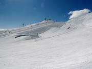 C'è una pista facile accanto allo snowpark.