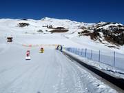 Pista pratica con tappeto alla stazione intermedia