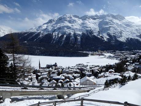 Engadina: Offerta di alloggi dei comprensori sciistici – Offerta di alloggi St. Moritz - Corviglia