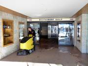 I ristoranti vengono puliti ogni giorno.