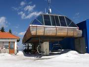 Pulito, ma potrebbe essere riverniciato e sistemato.