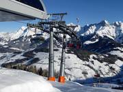Schwarzeckalmbahn - 6pers.| Seggiovia ad alta velocità (ad agganc. autom.) con cupola di prot. e riscald. sedile