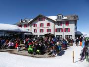 Berghaus Männlichen con terrazza soleggiata