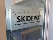 Deposito sci curato presso la stazione a valle Ossi-Reichert-Bahn