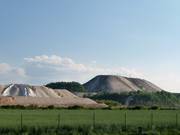 Ben visibile da lontano, la montagna di sabbia quarzifera si erge imponente.