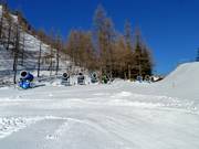 I cannoni da neve aspettano il prossimo utilizzo.
