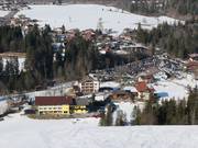 Alloggi intorno alla stazione a valle