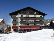 Hotel Gorfion accanto al punto di raduno della scuola di sci