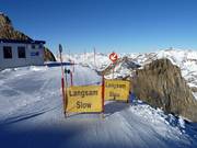 Nei punti pericolosi è necessario frenare.