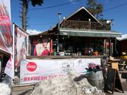 Bar alla stazione a valle della cabinovia Yastrebets