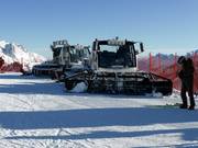 I gatti delle nevi sono in attesa di entrare in azione