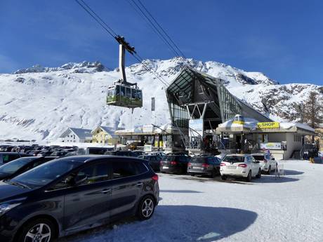 Andermatt Sedrun Disentis: Accesso nei comprensori sciistici e parcheggio – Accesso, parcheggi Gemsstock - Andermatt