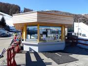 Area casse curata alla stazione a valle