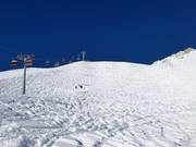 Pendii di neve fresca presso Sonnenkar