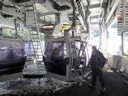 Il personale è presente presso la cabinovia