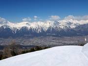 Vista su Innsbruck con numerose sistemazioni