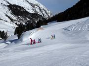 Corso di sci per bambini presso la seggiovia Gampenlift
