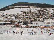 Il pendio per esercitazioni vicino alla stazione a valle della funivia
