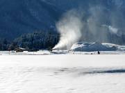 Anche le piste da fondo qui vengono innevate artificialmente.