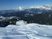 Neve fresca accanto alla pista