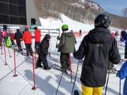 All’ingresso i biglietti vengono ancora scansionati manualmente.